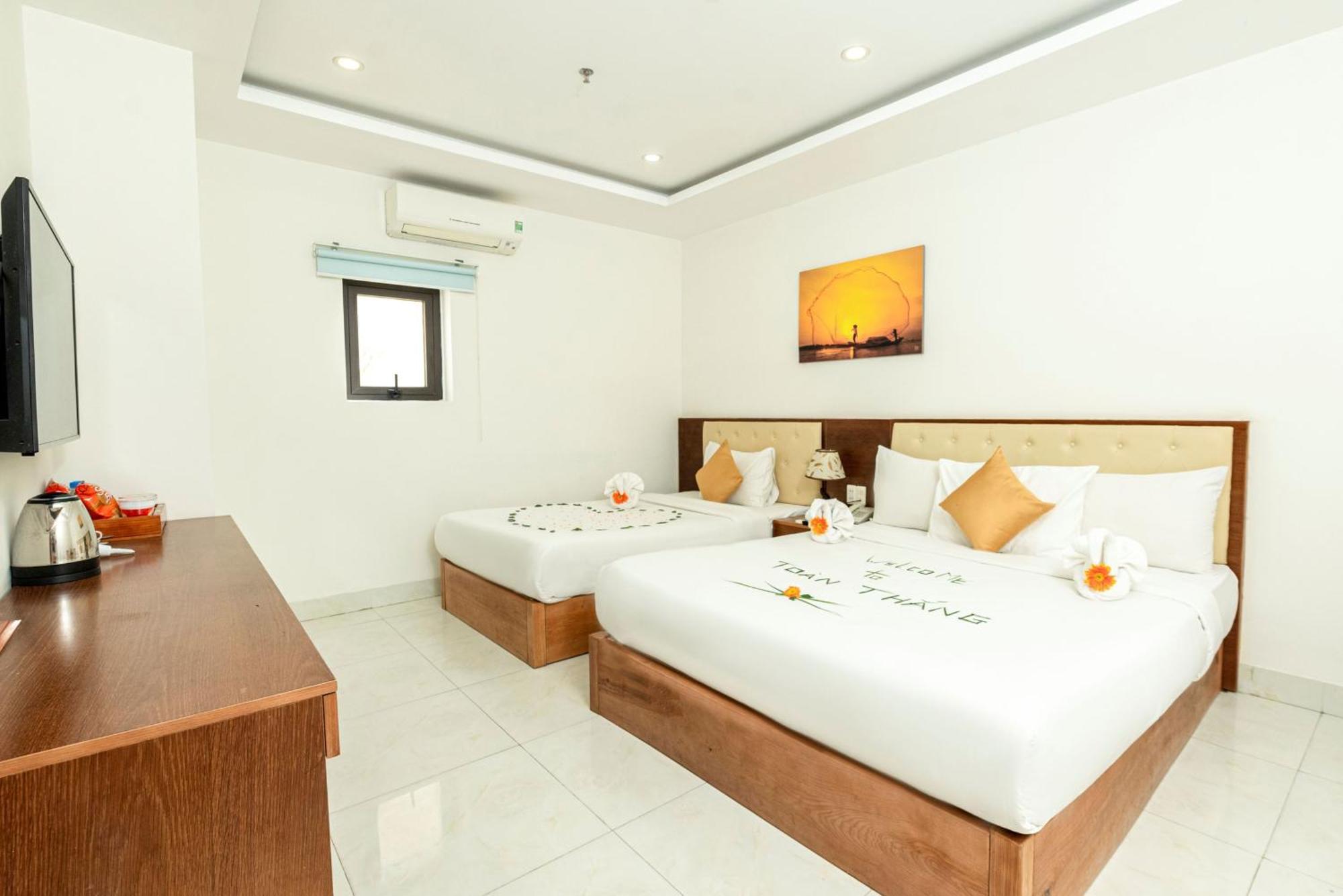 Toan Thang Beach Hotel Da Nang Exterior photo